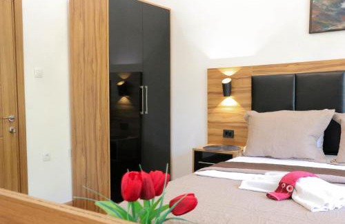 Gjerana Cama Y Desayuno | B&B Lovac Hasa 2