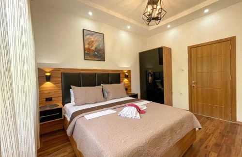 Gjerana Cama Y Desayuno | B&B Lovac Hasa 2