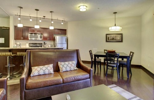 Canmore Apartamento | B&B Mountain View 2BR 1Pullout Grand Rockies Resort