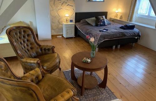 Biervliet Cama Y Desayuno | B&B Petit Chateau - Stijlvol verblijf Centraal gelegen in Zeeuws Vlaanderen