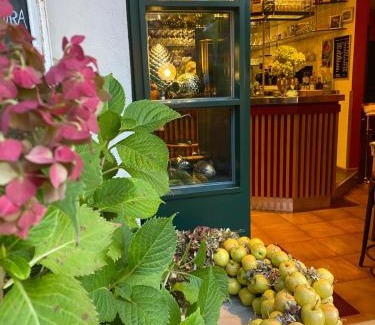 Montagna Cama Y Desayuno | B&B Pizzeria Zur Traube