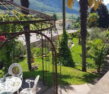Montagna Cama Y Desayuno | B&B Pizzeria Zur Traube