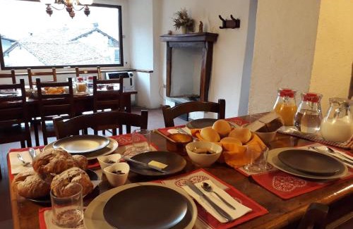 Pasturo Cama Y Desayuno | B&B Rocca di Bajedo