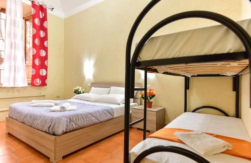 Rione XVIII Castro Pretorio Casa | B&B Rome Termini House