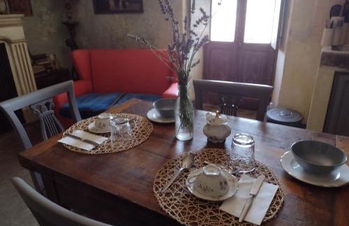 Aulla Cama Y Desayuno | B&B Torre di San Caprasio Art Studio