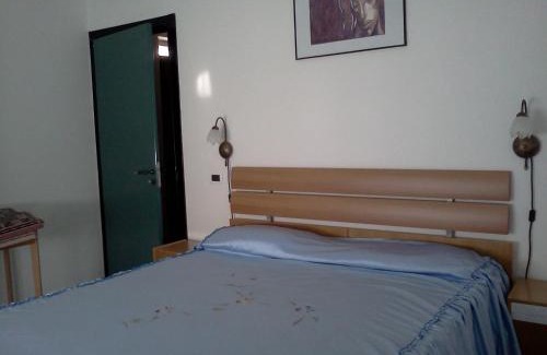 Vela Cama Y Desayuno | B&B Trento Nord