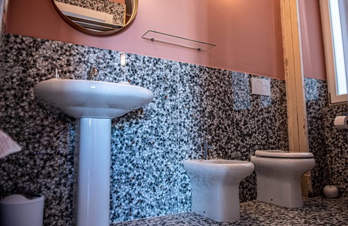 Isola del Borgo Antico Cama Y Desayuno | B&B U'Panare, in Taranto's historic center a structure reminiscent of home