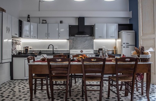 Isola del Borgo Antico Cama Y Desayuno | B&B U'Panare, in Taranto's historic center a structure reminiscent of home