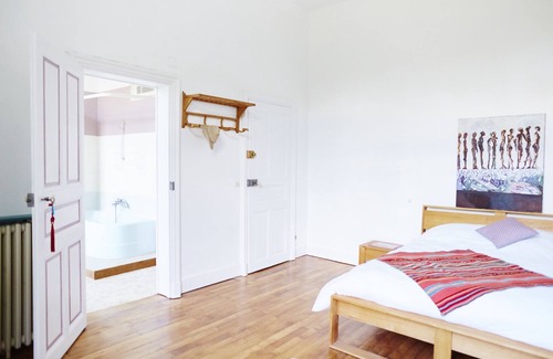 Brissac Loire Aubance Hotel | B & Brissac, mansión en finca arbolada