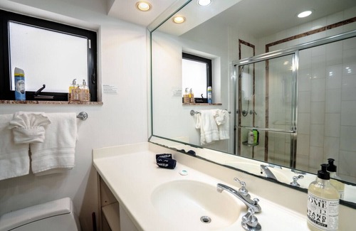 Hendricks and Venice Isles Apartamento | B efficiency Off Las Olas on the water free kayaks