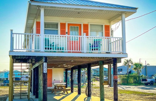 Grand Isle Casa | B & G Crab Shack Perfect a Small Group