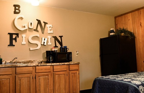 Uncertain Casa | B' Gone Fishin' #7