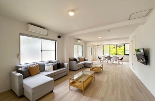 Hatsukaichi Apartamento | b hotel Kaniwasou 201 2BR Apt, Near Itsukushima Shrine, For 12 Ppl