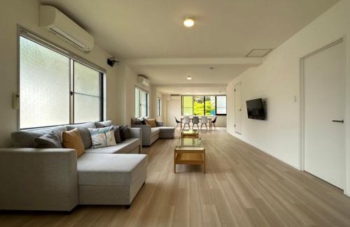 Hatsukaichi Apartamento | b hotel Kaniwasou 201 2BR Apt, Near Itsukushima Shrine, For 12 Ppl