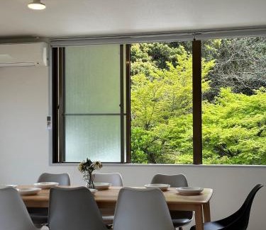 Hatsukaichi Apartamento | b hotel Kaniwasou 201 2BR Apt, Near Itsukushima Shrine, For 12 Ppl
