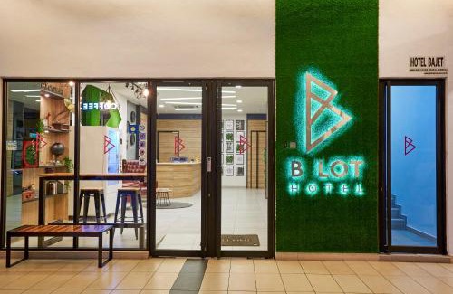Happy Garden Hotel | B Lot Hotel