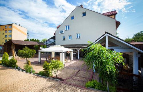 Brzezinka Casa | B&M Guesthouse