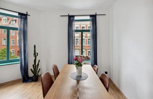 Leipziger Vorstadt Apartamento | B OUR GUEST at NEW Vintage Chic Apartment