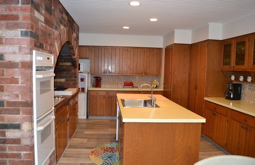 Saranac Lake Casa | Colmena de B en las orillas del Lago Inferior