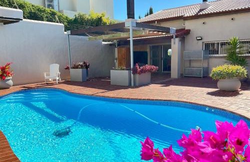 Eikenbosch Casa | B Shocked Manor - Lux Suites