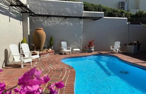 Eikenbosch Casa | B Shocked Manor - Lux Suites