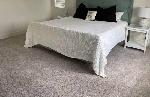 Roseville Casa | B1- Cozy Master King bathroom at West Roseville