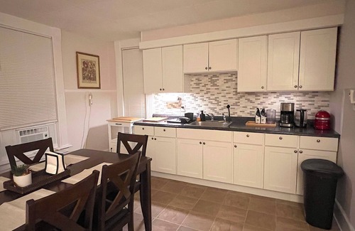The Hill Apartamento | B1 - Walk to YALE Hospital 2