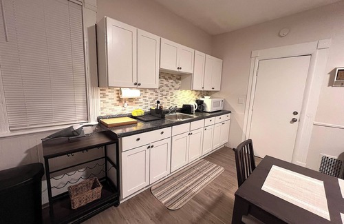 The Hill Apartamento | B1- Walk to YALE Hospital 1