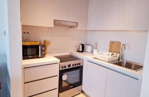 Abu Dhabi Apartamento | B11 Comfy Studio With Canal and Pool View