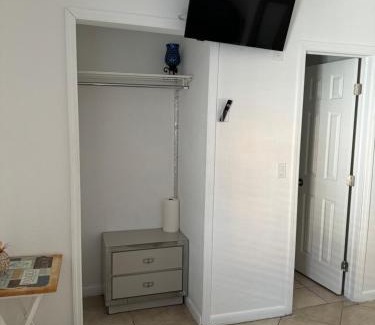 Little Havana Casa | B2 Best Value on Private Bedroom with Private Bathroom in Little Havana, Miami
