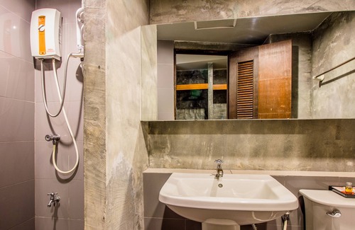 Hai Ya Hotel | B2 Thippanate Boutique & Budget Hotel