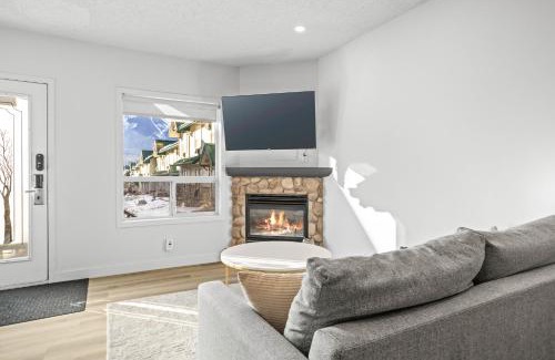 Harvie Heights Apartamento | B233 Mountain View 2BD 2BT AC BonFire BBQ Townhome Close to Banff