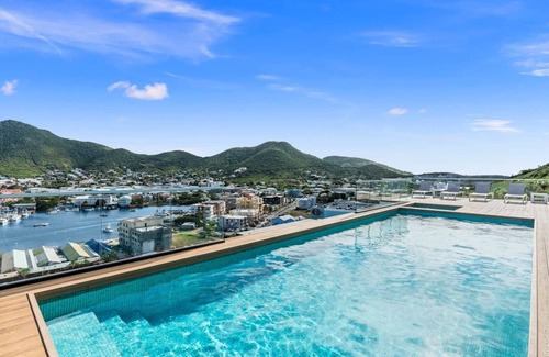 Cay Bay Apartamento | B253 - Incredible Top Floor Lagoon Views