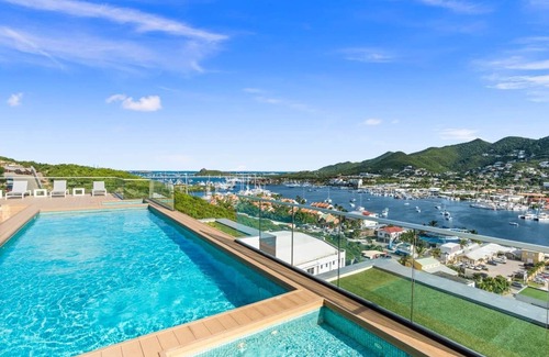 Cay Bay Apartamento | B253 - Incredible Top Floor Lagoon Views
