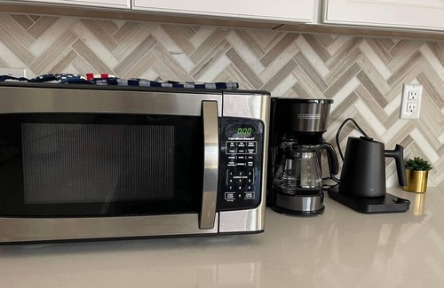 Roseville Casa | B4- Cozy room with private bathroom at west park