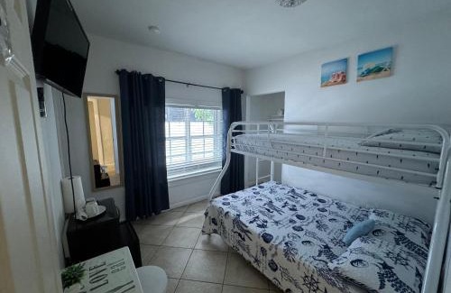 Little Havana Casa | B5 Best Value on Private Bedroom with Private Bathroom in Little Havana, Miami