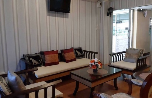 Lat Krabang Apartamento | B9 Airport Resident