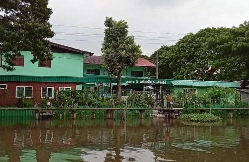 Khlong Sam Wa Apartamento | Baan Chaiy khong บ้านชายคลอง