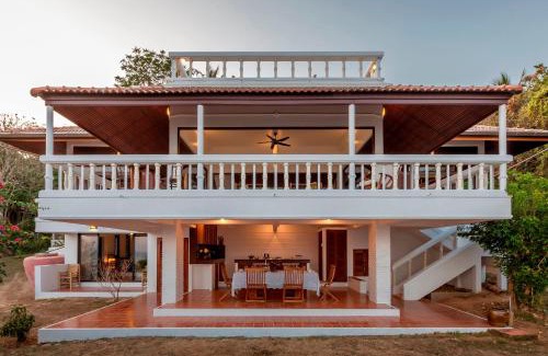 Rawai Villa | Baan Khunying - Secluded Phuket Beachfront Villa