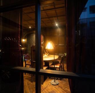 Wat Bowon Niwet Hotel | Baan Tuk Din Hotel