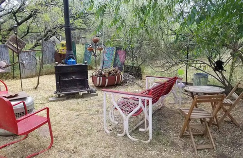 Cottonwood-Verde Village Apartamento | Babe's Garden, Private entrance w/ Private Bath