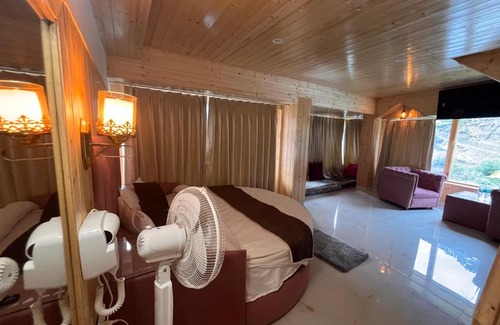 Chandigarh Hotel | Babu Guest house