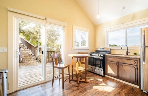 Woodacre Casa | Baby Hawk Nest w/ Views