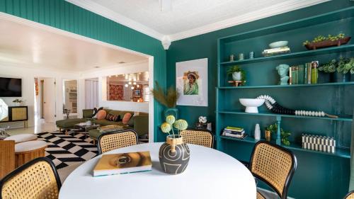 Canyon Lake Casa | Baby Owl Lakehouse