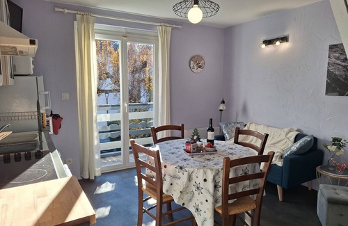 Luz-Saint-Sauveur Apartamento | Babylone apartment in a detached house