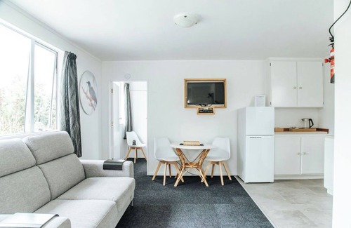 Palliser Bay Cabaña | Bach 1 - Loburn Bach Accommodation, in the Lake Ferry Village
