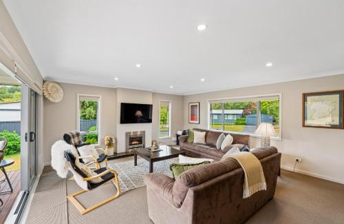 Taupo Casa | Bach 32 - Taupo Holiday Home