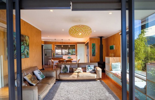Marahau Cabaña | Bach 7 by The Sea - Marahau Holiday Home