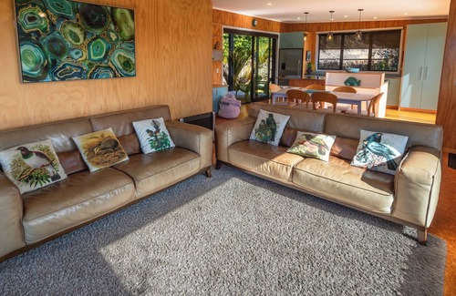 Marahau Cabaña | Bach 7 by The Sea - Marahau Holiday Home