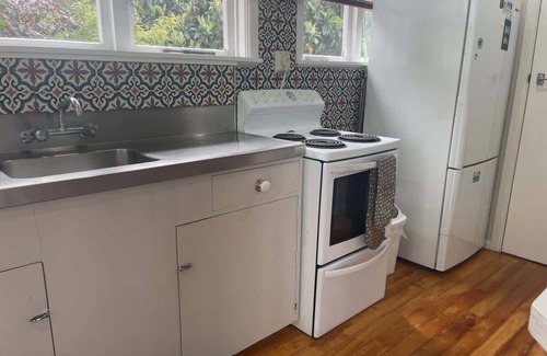Two Mile Bay Casa | Bach 70 in Two Mile Bay and Pet Friendly
